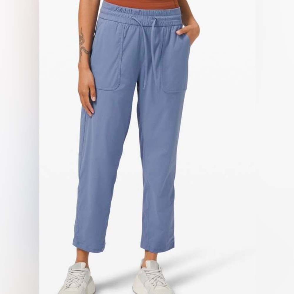 Lululemon Beyond the Studio Crop
Water Drop